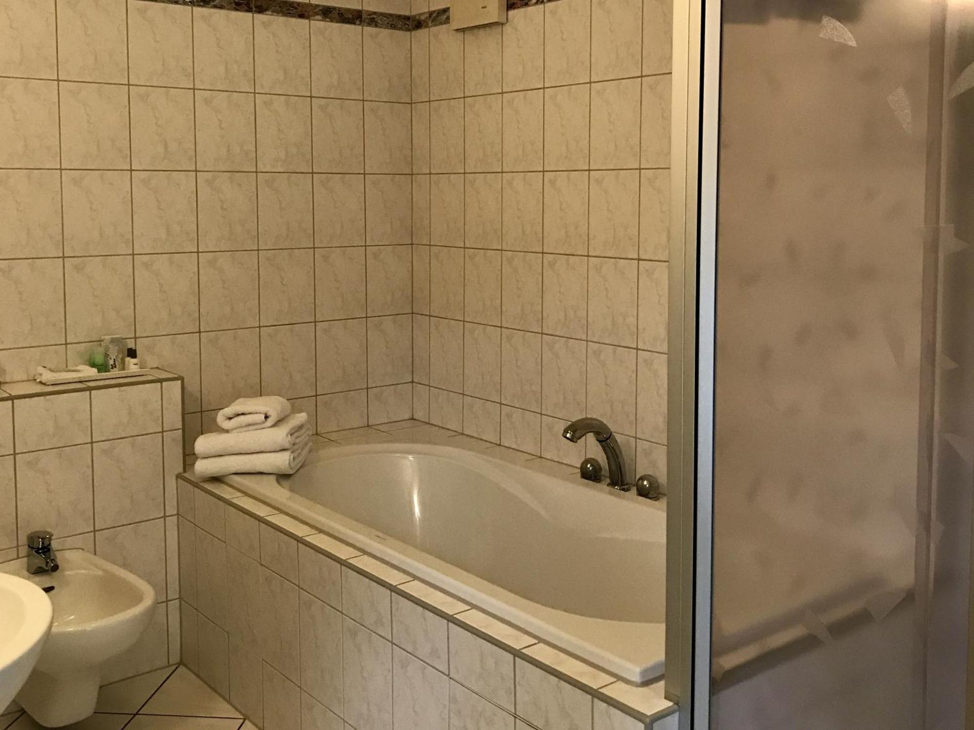 Dein Gutshof Hotel & Ferienwohnungen Гёрлиц Номер фото
