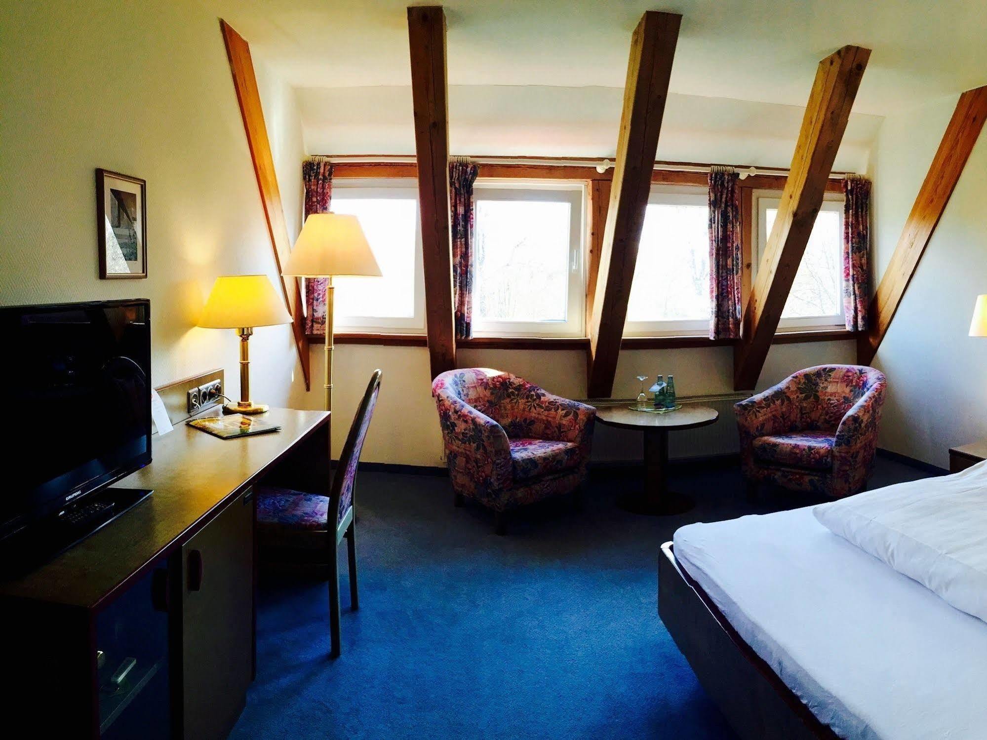 Dein Gutshof Hotel & Ferienwohnungen Гёрлиц Экстерьер фото